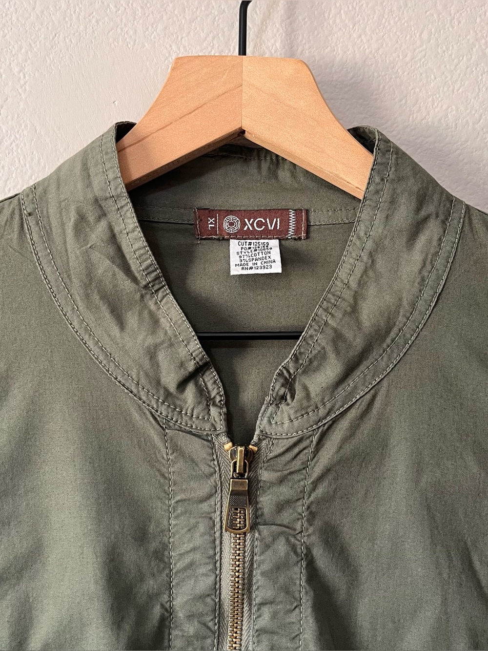 XCVI Army Green Full Zip Lightweight Utility Jacket Size XL Boho Pockets - Picture 3 of 10
